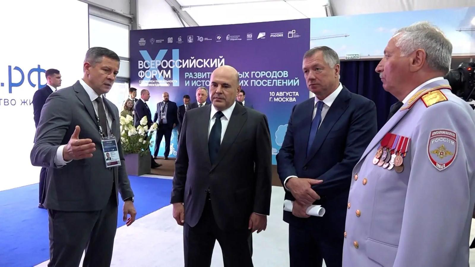 Ковальчук: Михаил Мишустин подошёл к стенду о Брянщине