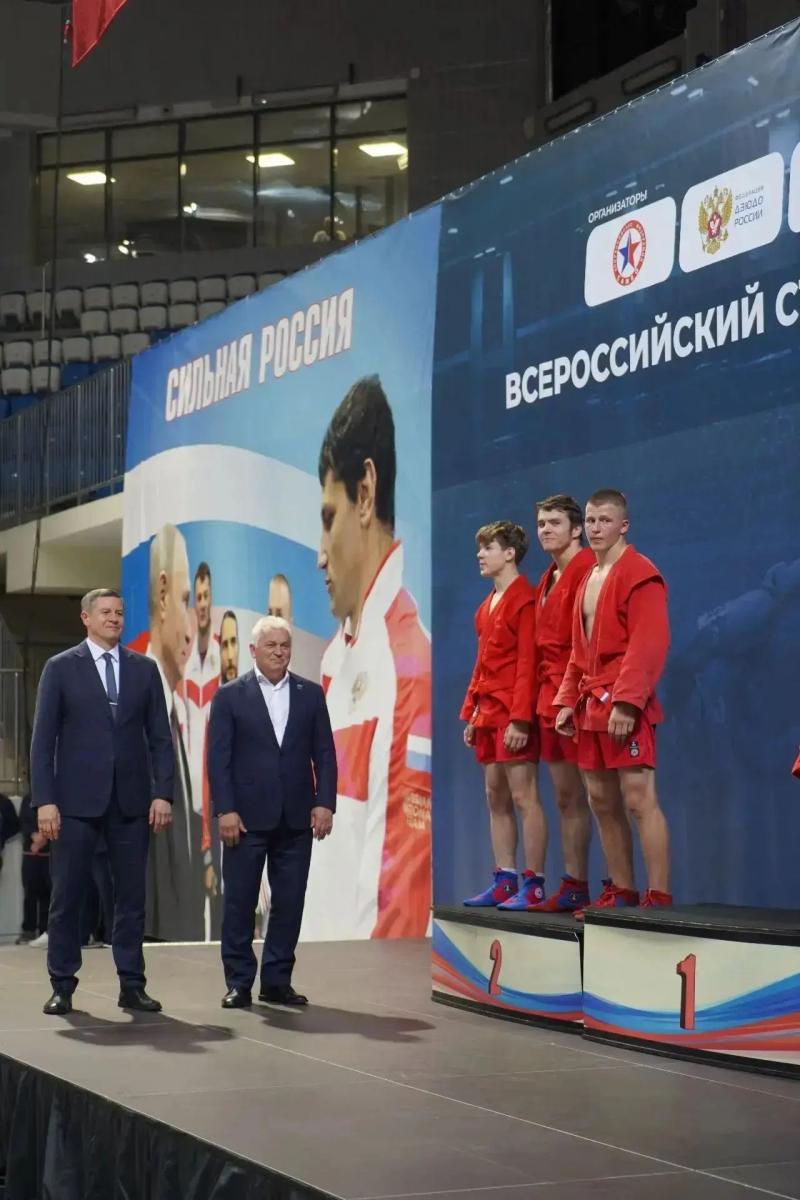 Егор Ковальчук посетил студенческий спортивный фестиваль