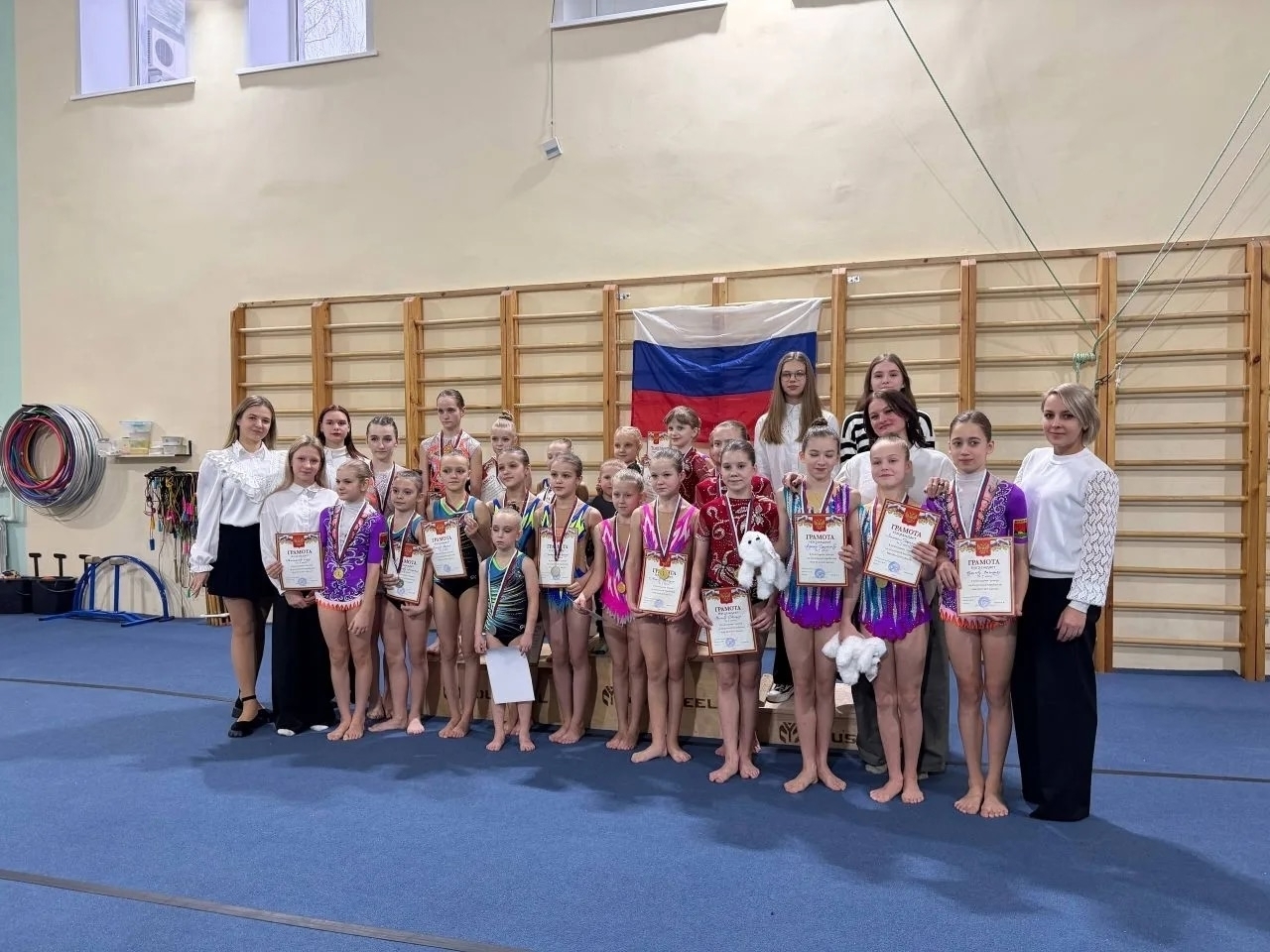 В минувшие выходные в Брянске состоялись соревнования по спортивной акробатике