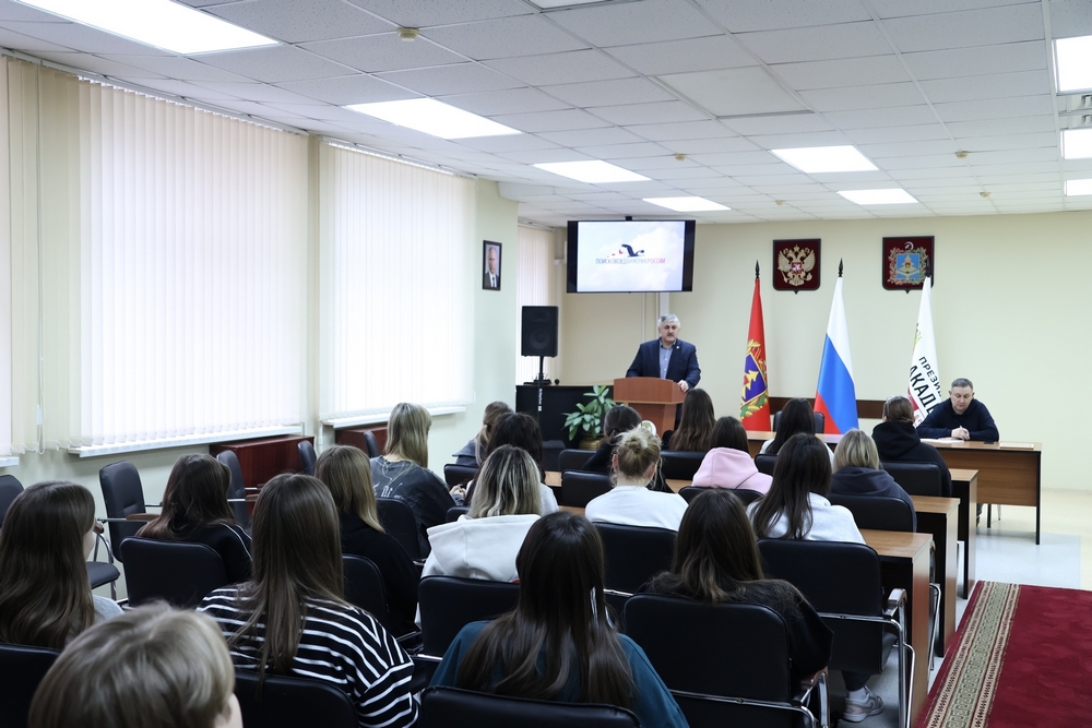 «Без срока давности». Брянским студентам рассказали о проекте «Дулаг 142»