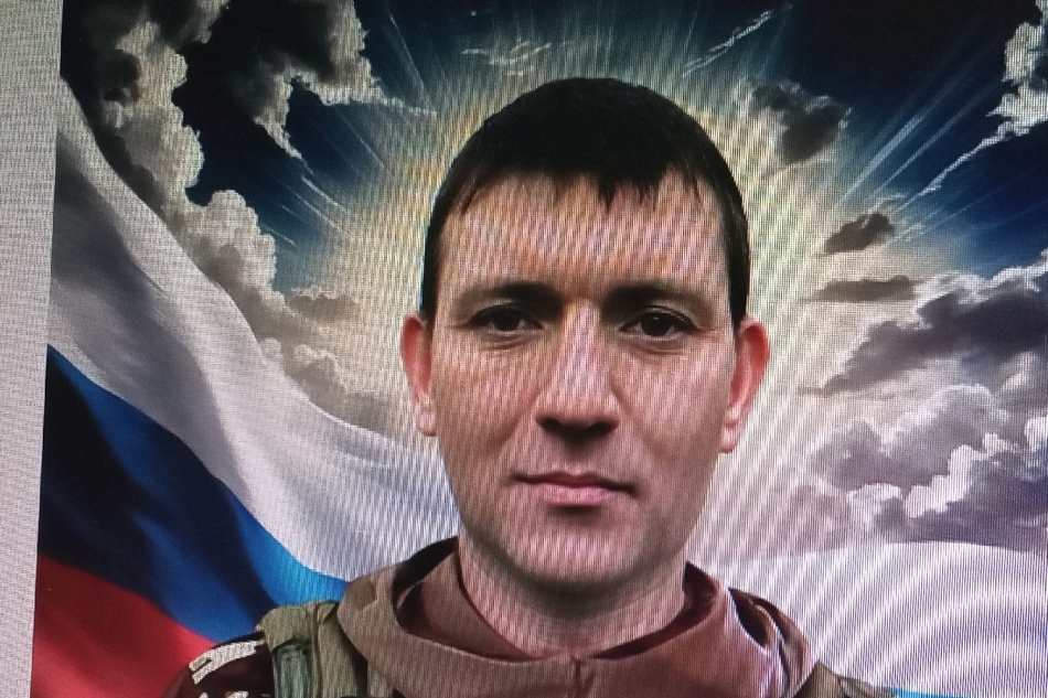 В Почепе проводят в последний путь участника СВО Олега Лучкина