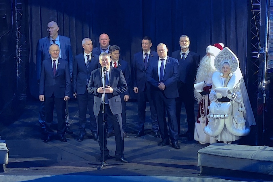 Губернаторская елка. На празднике в Брянском цирке побывали 2 000 детей