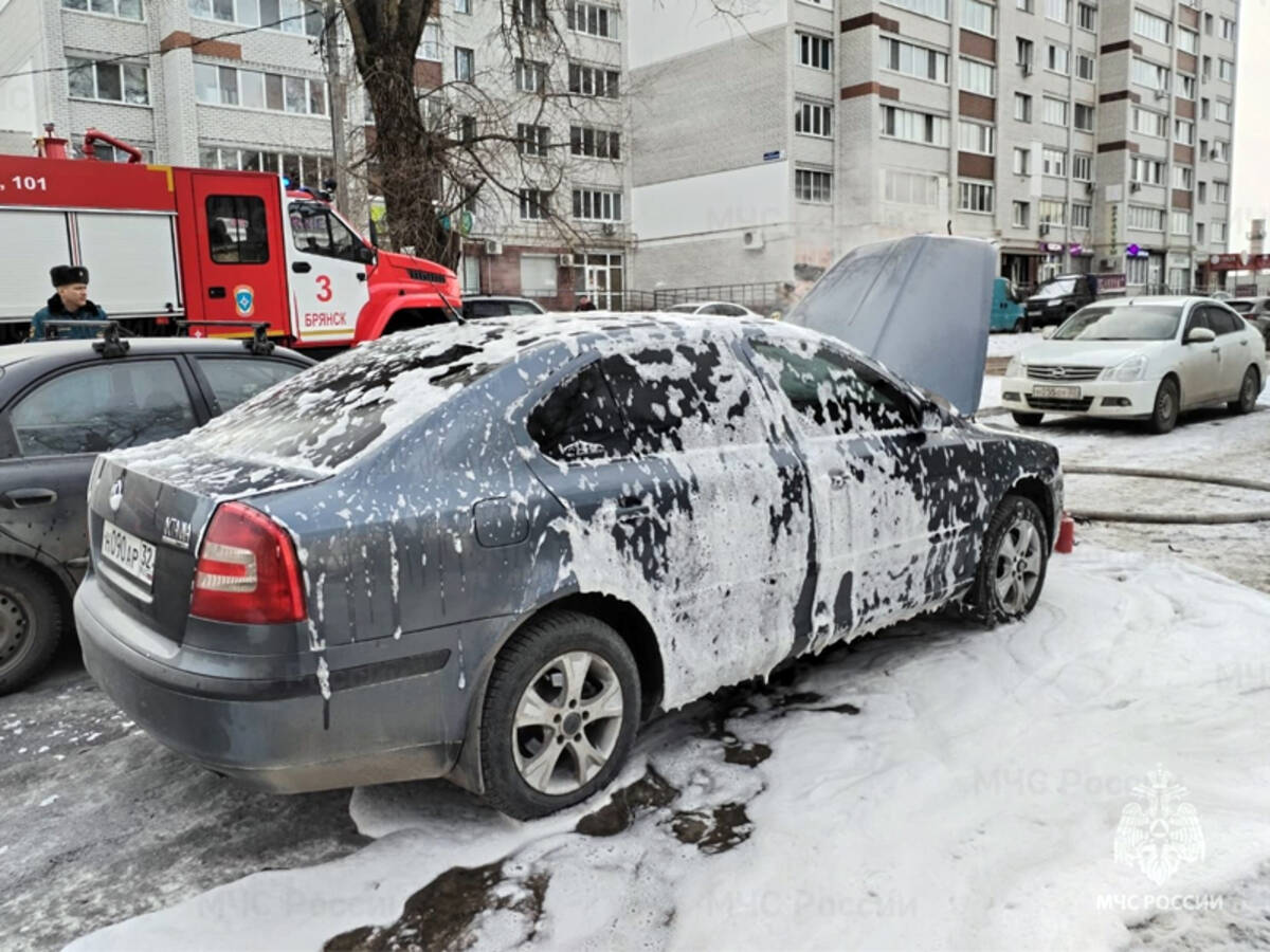 В Брянске на проспекте Московском загорелся легковой автомобиль