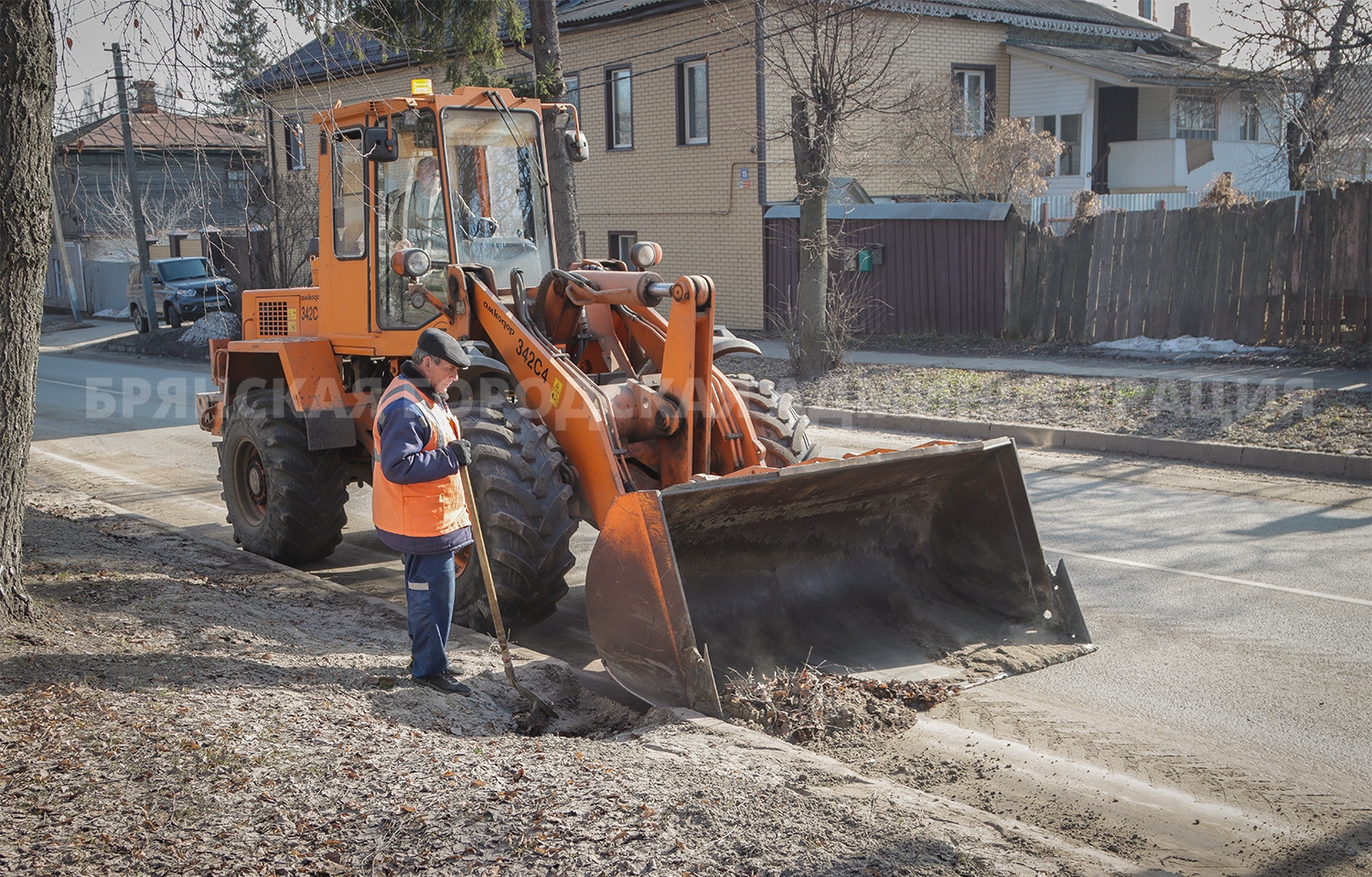 Во всех районах Брянска наводят весенний марафет