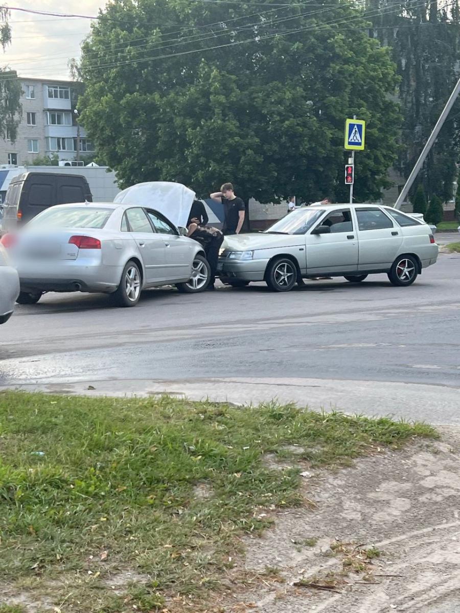В Дятьково и Дятьковском районе произошли сразу две аварии