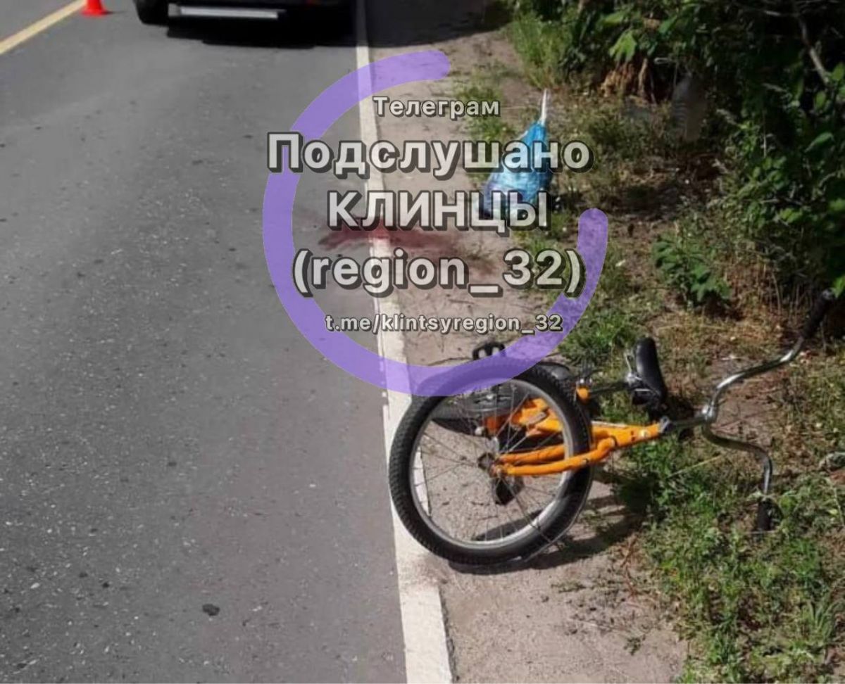 В Клинцах девочка на велосипеде оказалась под колесами легковушки