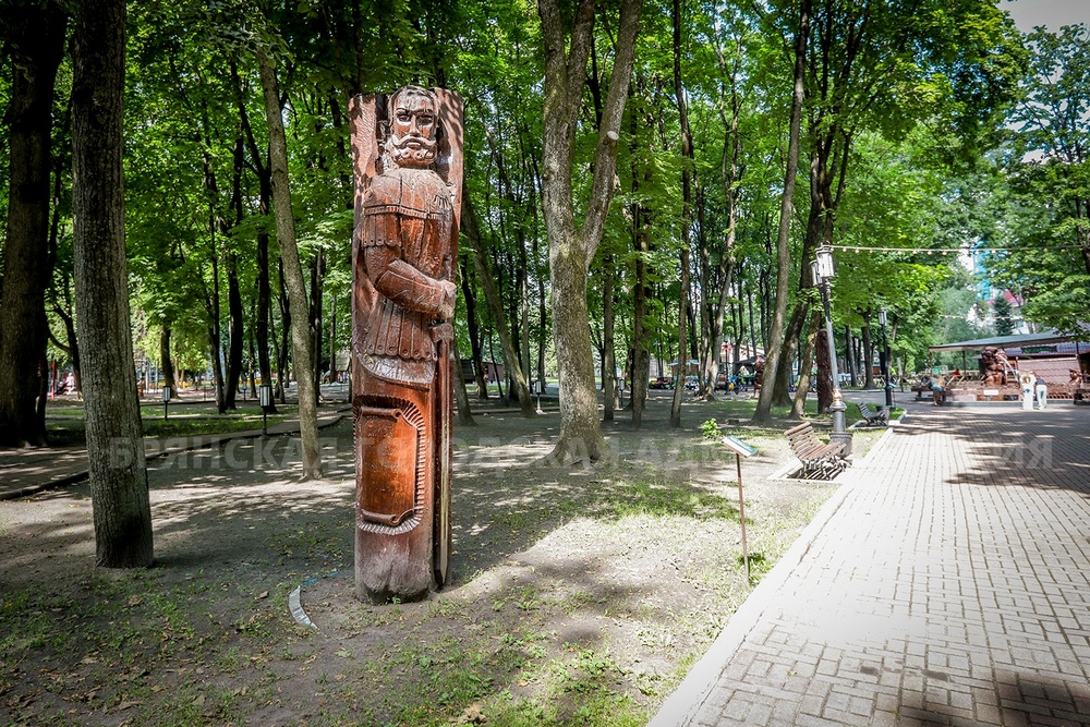 В парке-музее Толстого заменят скульптуру князя Романа Брянского