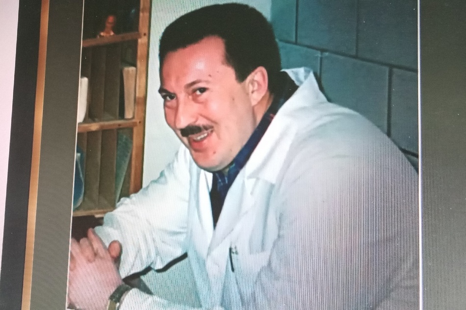 В Клинцах сегодня простятся со стоматологом Леонидом Скaбиным