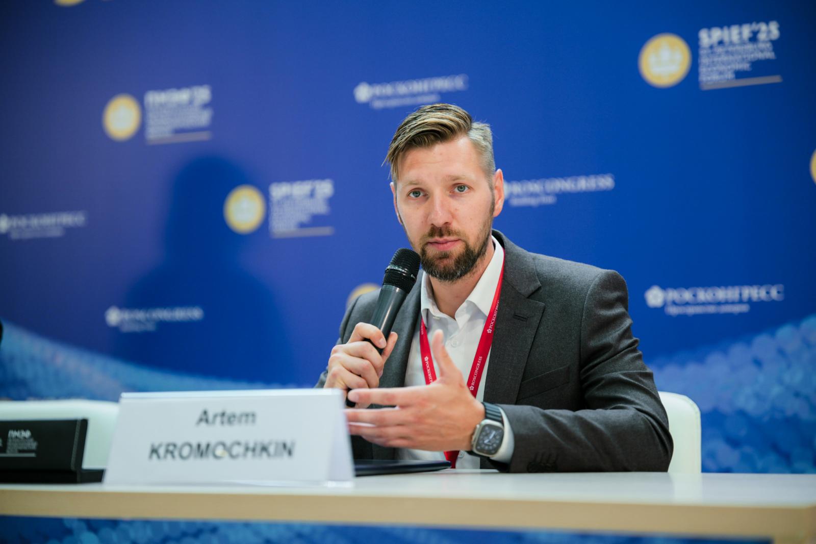 Авито Путешествия и СОГАЗ подписали соглашение о стратегическом партнерстве на ПМЭФ-2025
