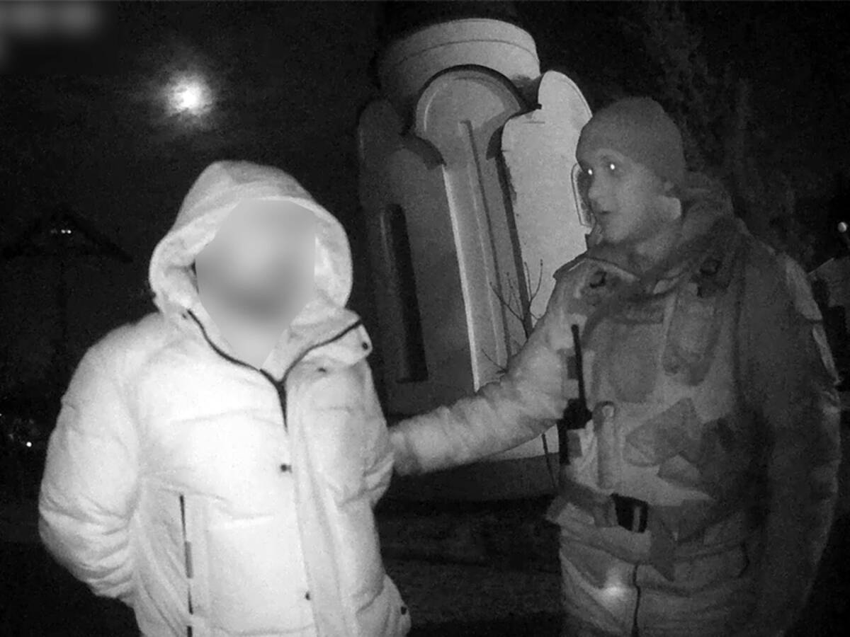 В Брянске 43-летний дебошир ворвался на территорию храма и разбил окна служителя