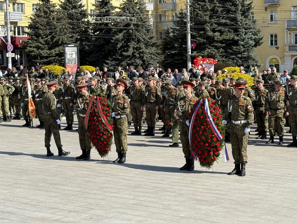 Брянские ветераны заняли почетные места на площади Партизан