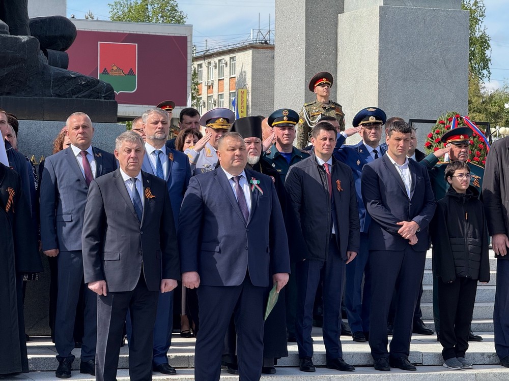 Брянский губернатор почтил память героев Великой Отечественной войны