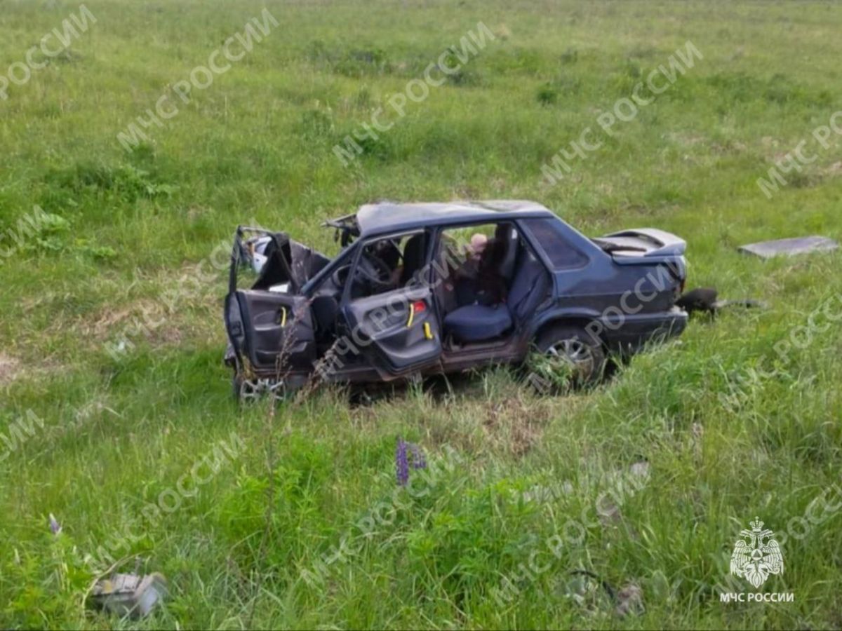 Под Мглином пострадавшего в страшной аварии пришлось деблокировать спасателям
