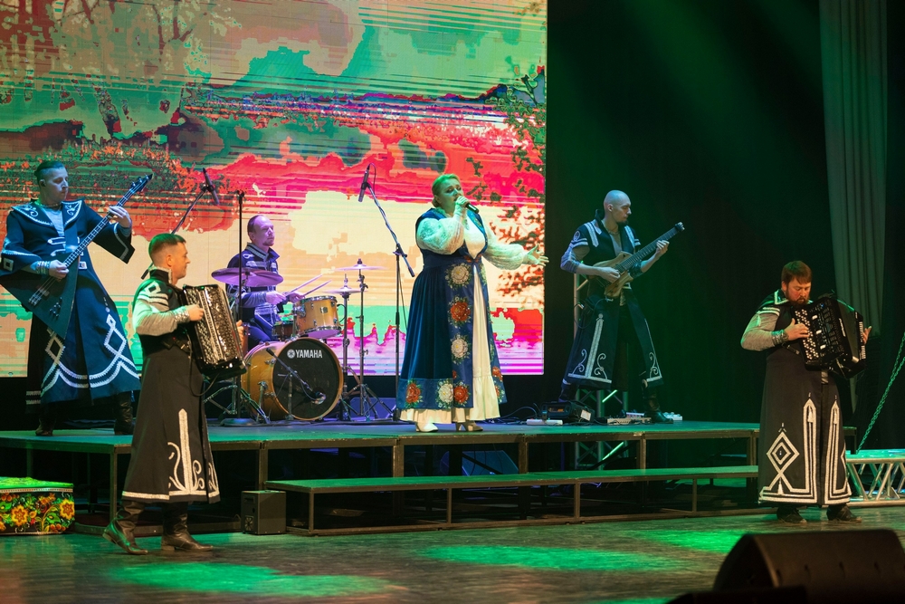 «От фольклора до рока». В Брянской областной филармонии прошел незабываемый концерт