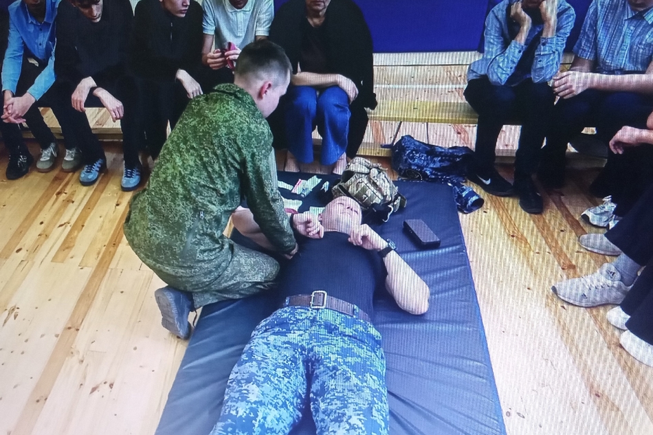 Брянский боец СВО стал учителем в школе №6