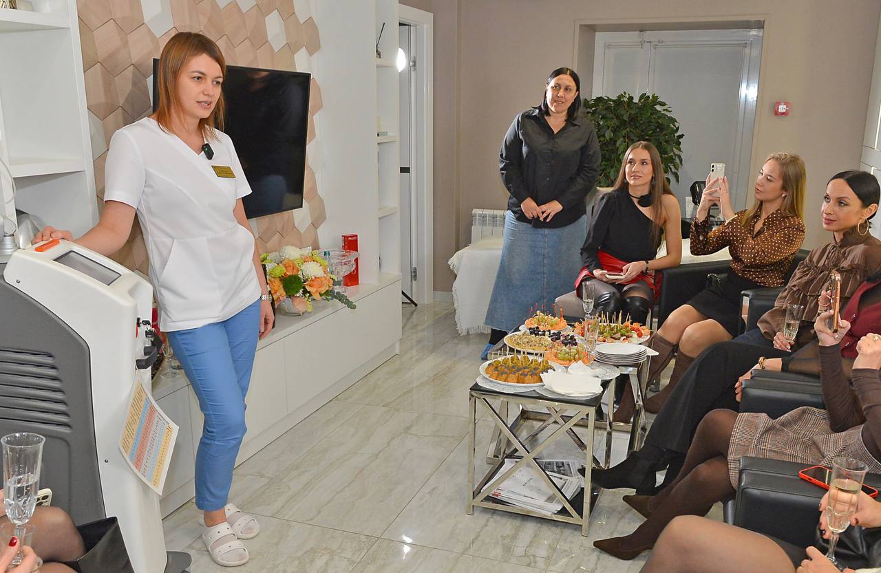 Финалистки Миссис Брянск 2025 побывали в клинике косметологии Этель