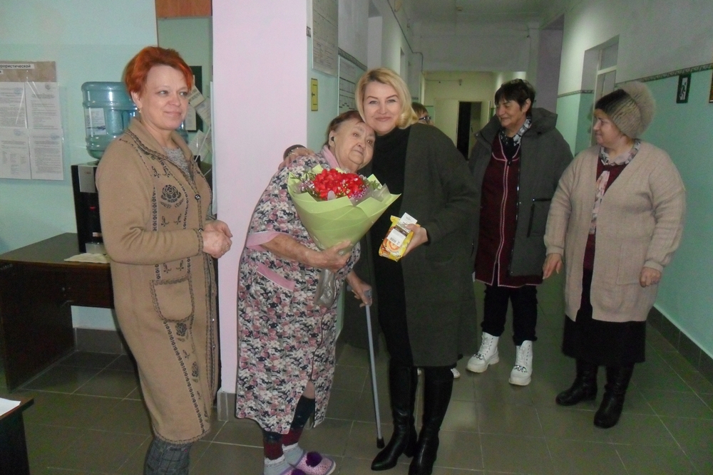 «Активное долголетие». Трубчевскому дому-интернату для престарелых и инвалидов — четверть века