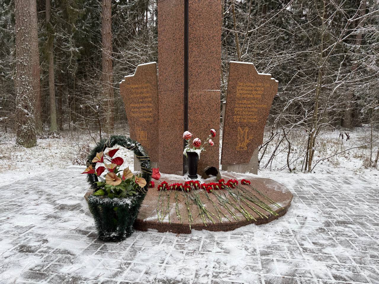 Брянские журналисты почтили память погибших коллег