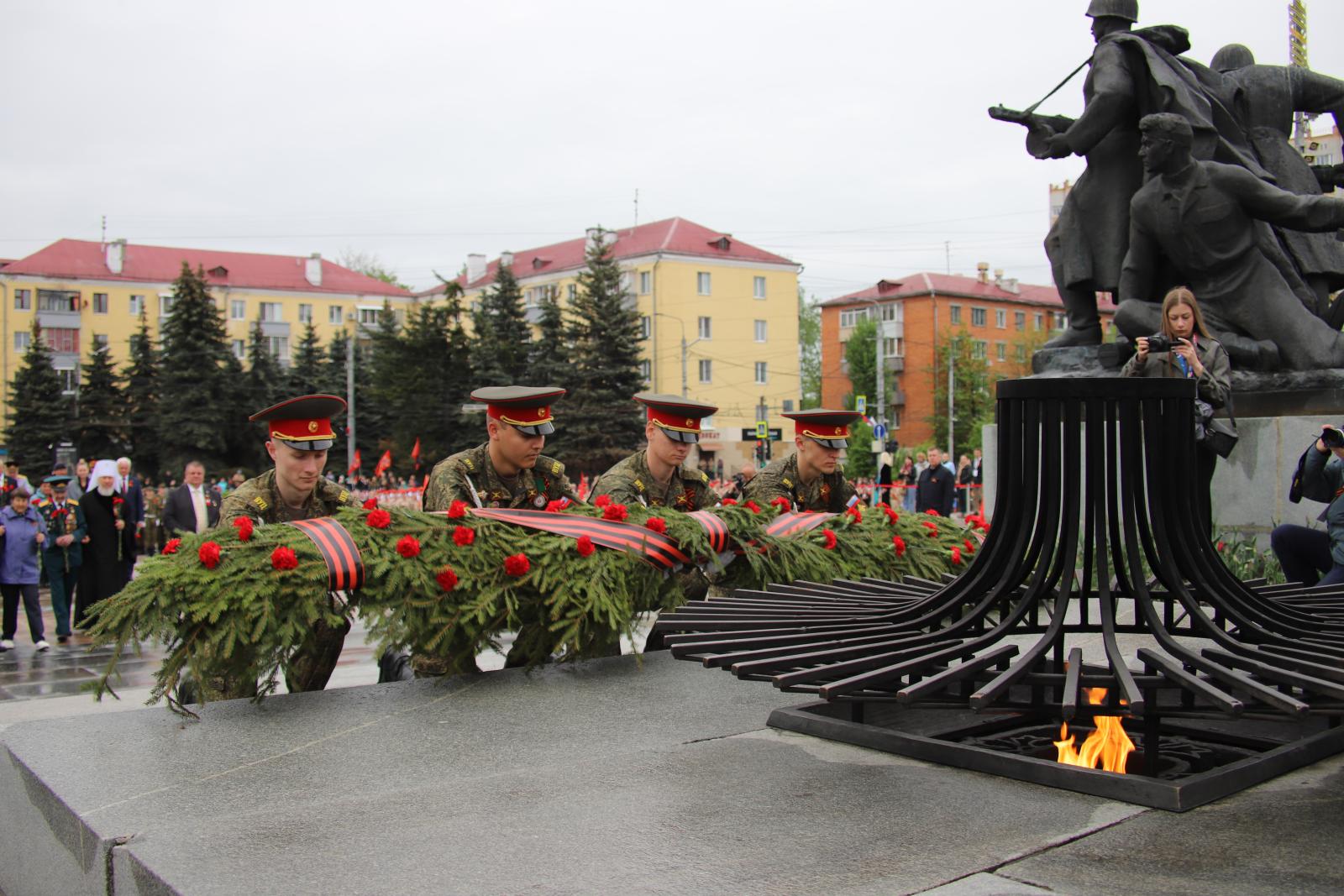 Фотрепортаж с празднования Дня победы в Брянске