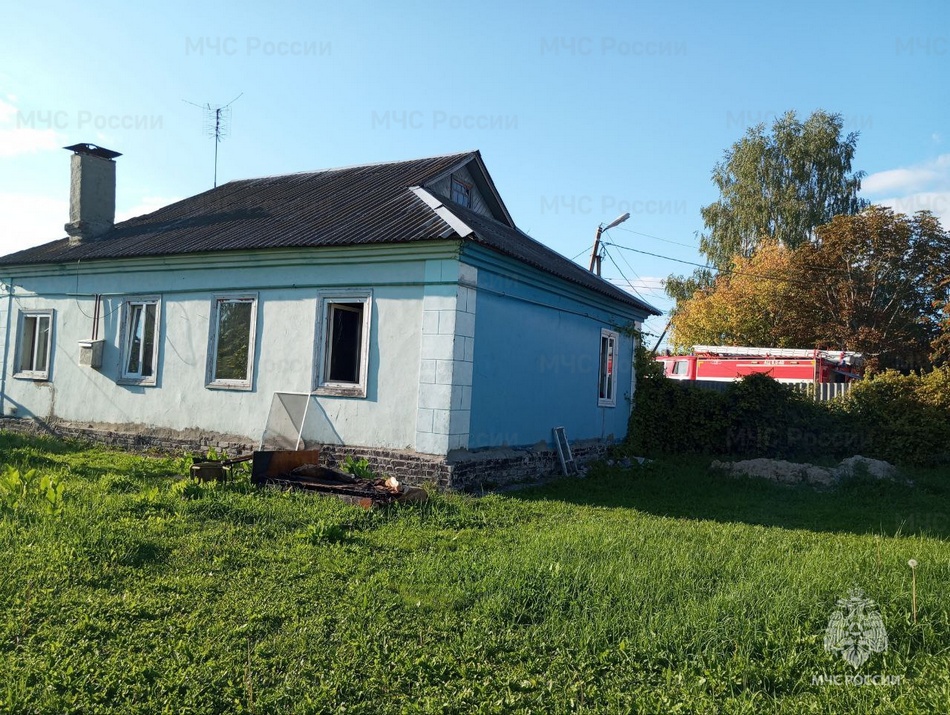Женщина получила ожоги при пожаре в Карачеве