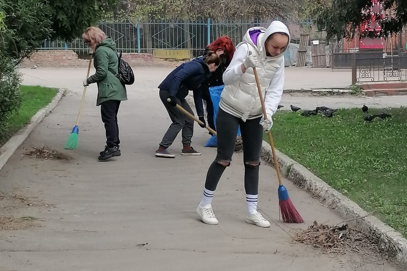 Месячник по благоустройству. Жителей Брянска призвали вооружиться граблями и метлами