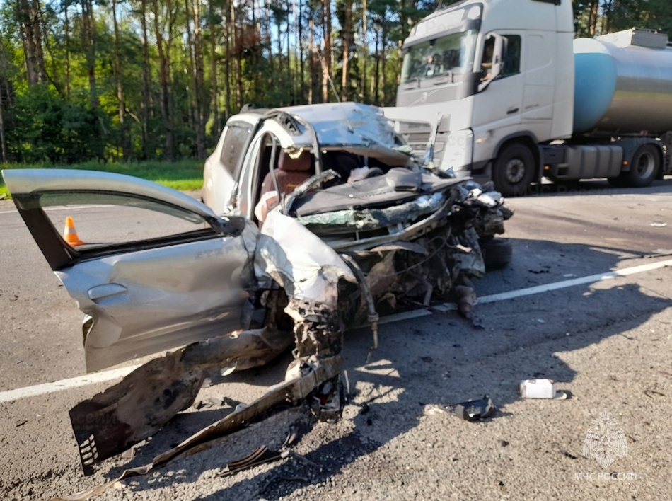 В кошмарном ДТП под Почепом погиб 55-летний автомобилист