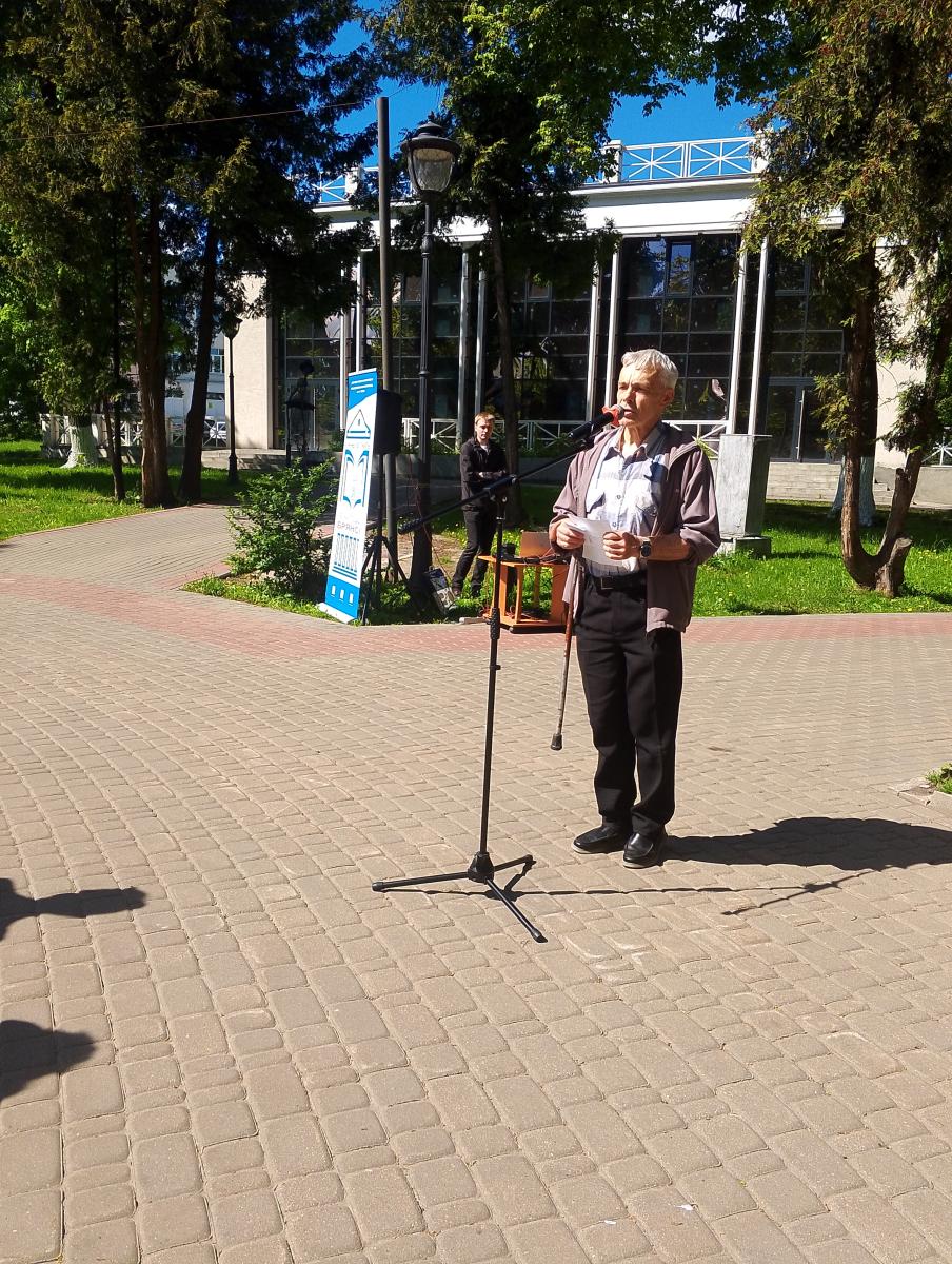 Поэты пришли на «Красную площадь»... прямо в Брянске