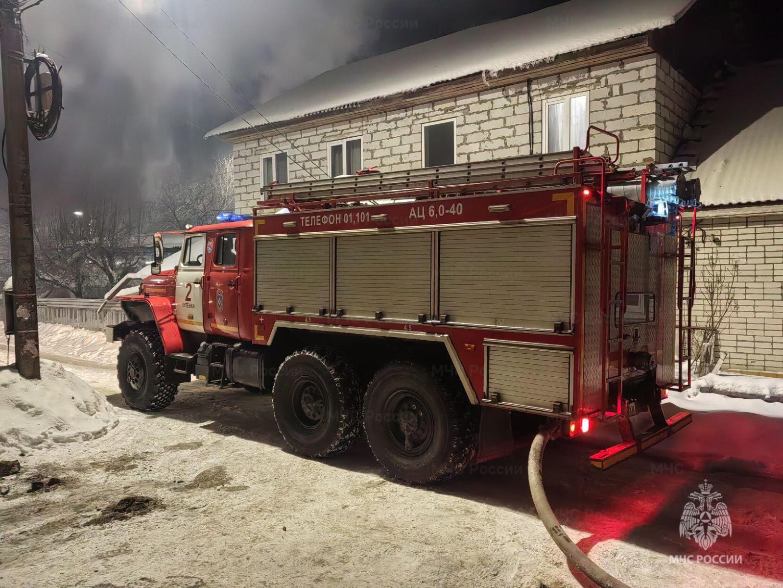 Жители Советского района Брянска среди ночи увидели языки пламени