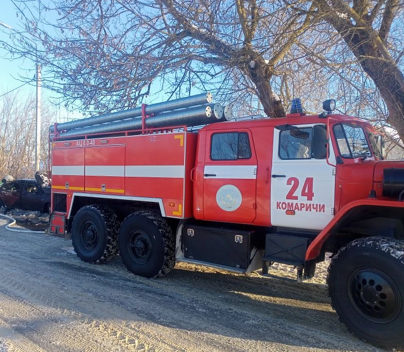 Понедельник оказался «днём тяжёлым» для огнеборцев из-за пожара в брянских Комаричах