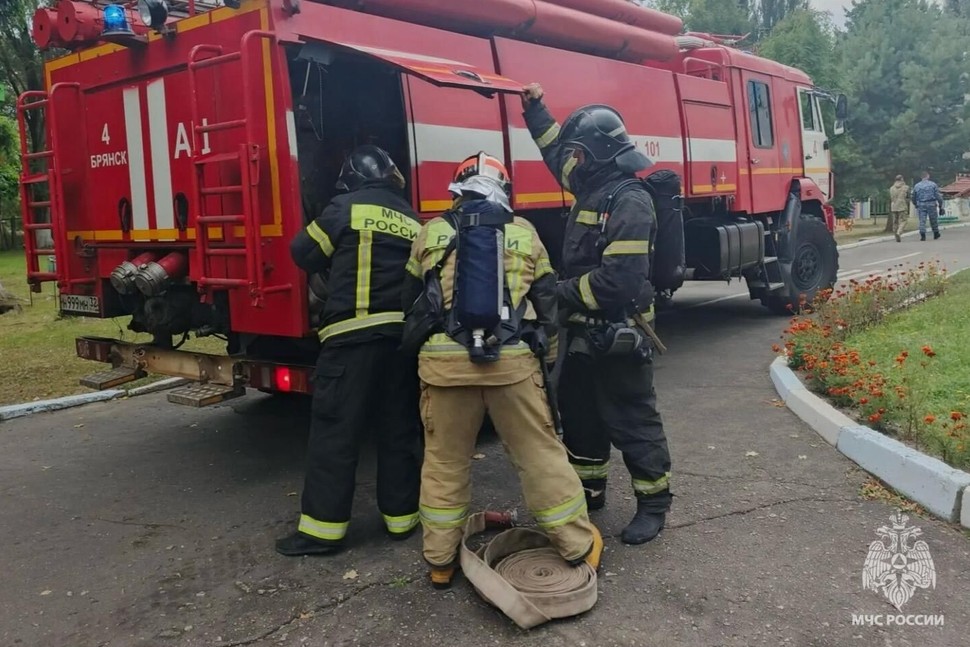 «Загорелся» кабинет, «подожгли» дверь. В гимназии и детском саду Брянска прошли учения