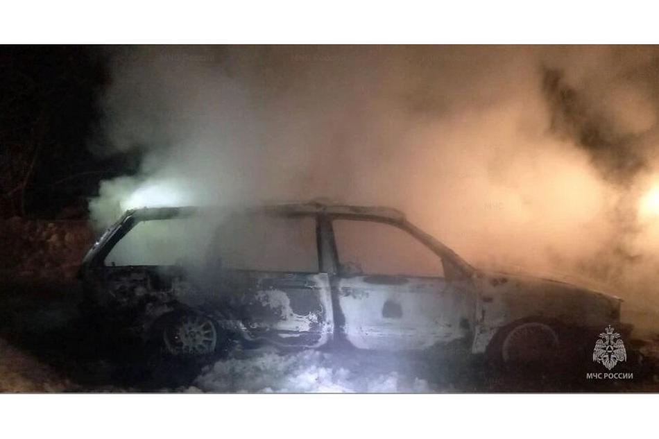 Ночью в Красногорском районе дотла сгорела легковушка