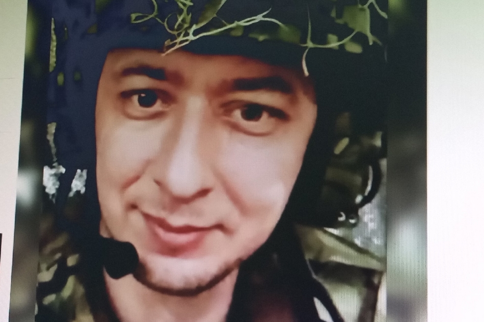 В Добруньском лицее открыли парту имени участника СВО Олега Кубаткина