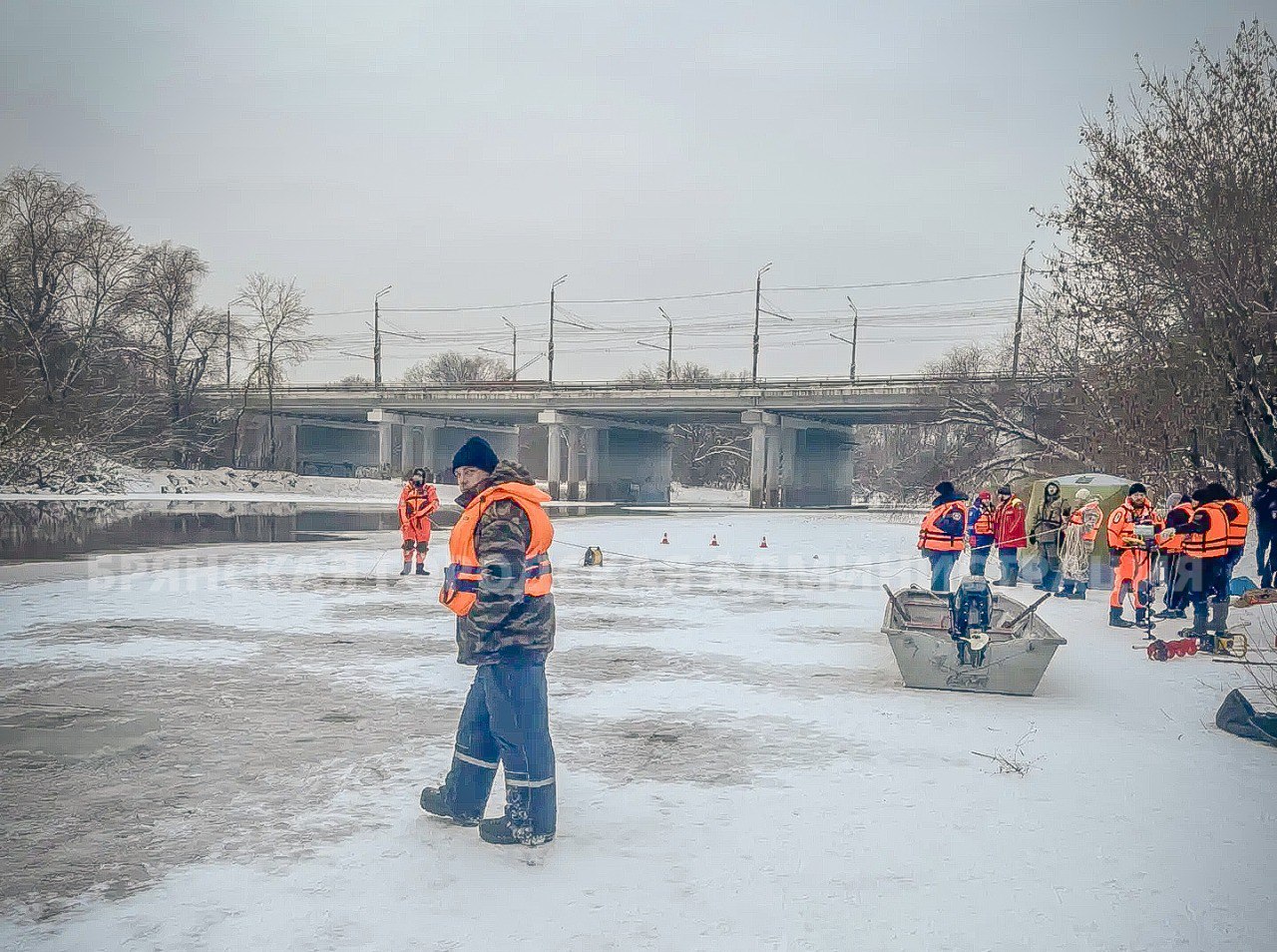 К операции по обнаружению утонувших несовершеннолетних привлекли телеуправляемый петербургский подводный дрон