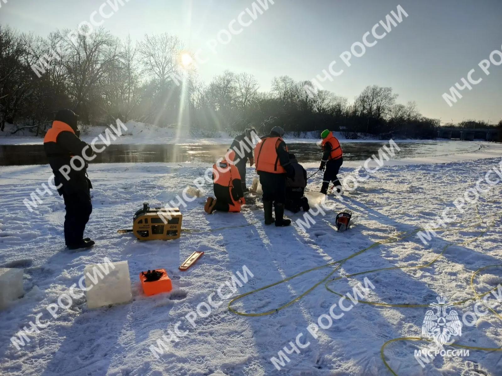 В поисках провалившихся под лёд детей проверили 7000 км реки