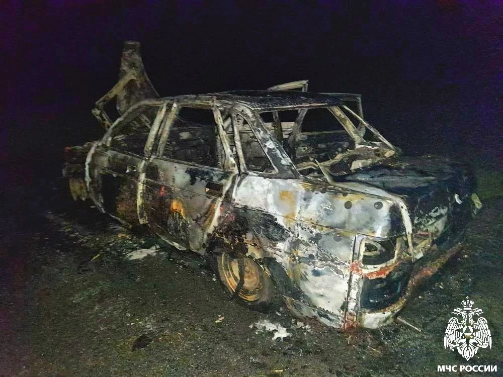 МЧС: Под Почепом огнеборцам пришлось тушить легковушку