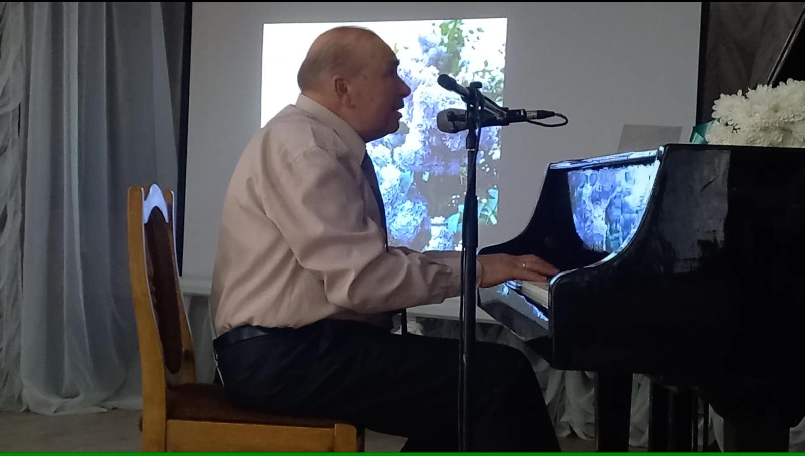 Творческий вечер маэстро Владимира Даниленко вызвал восхищение брянских поэтов