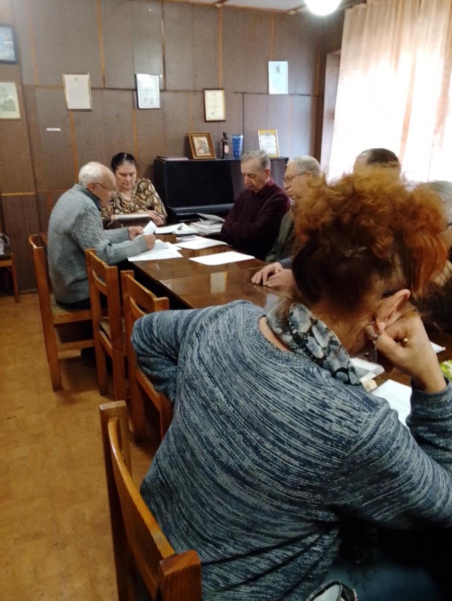 В последний день апреля порадовал своим творчеством собратьев по перу брянский поэт Роман Абакумов