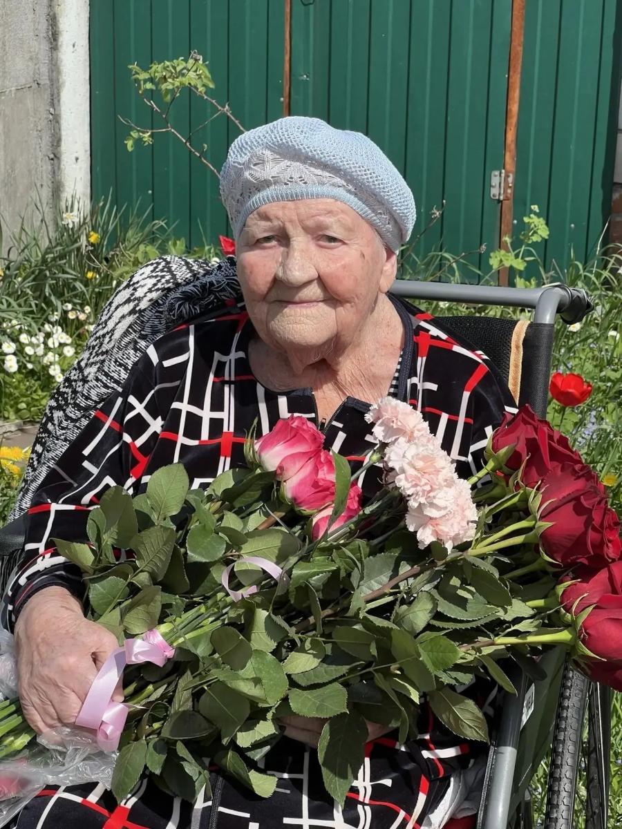 Участница ВОВ Екатерина Быкова получила поздравления от брянских судей с Днём Победы
