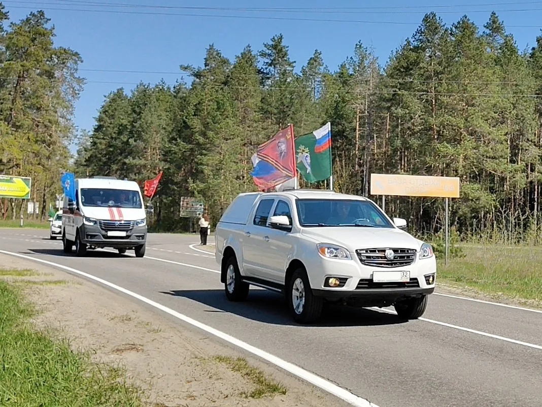 СУ СК России по Брянской области устроил автопробег накануне 81-й годовщины Великой Победы