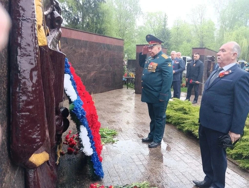 Представители БГА приняли участие в возложении цветов к воинским мемориалам