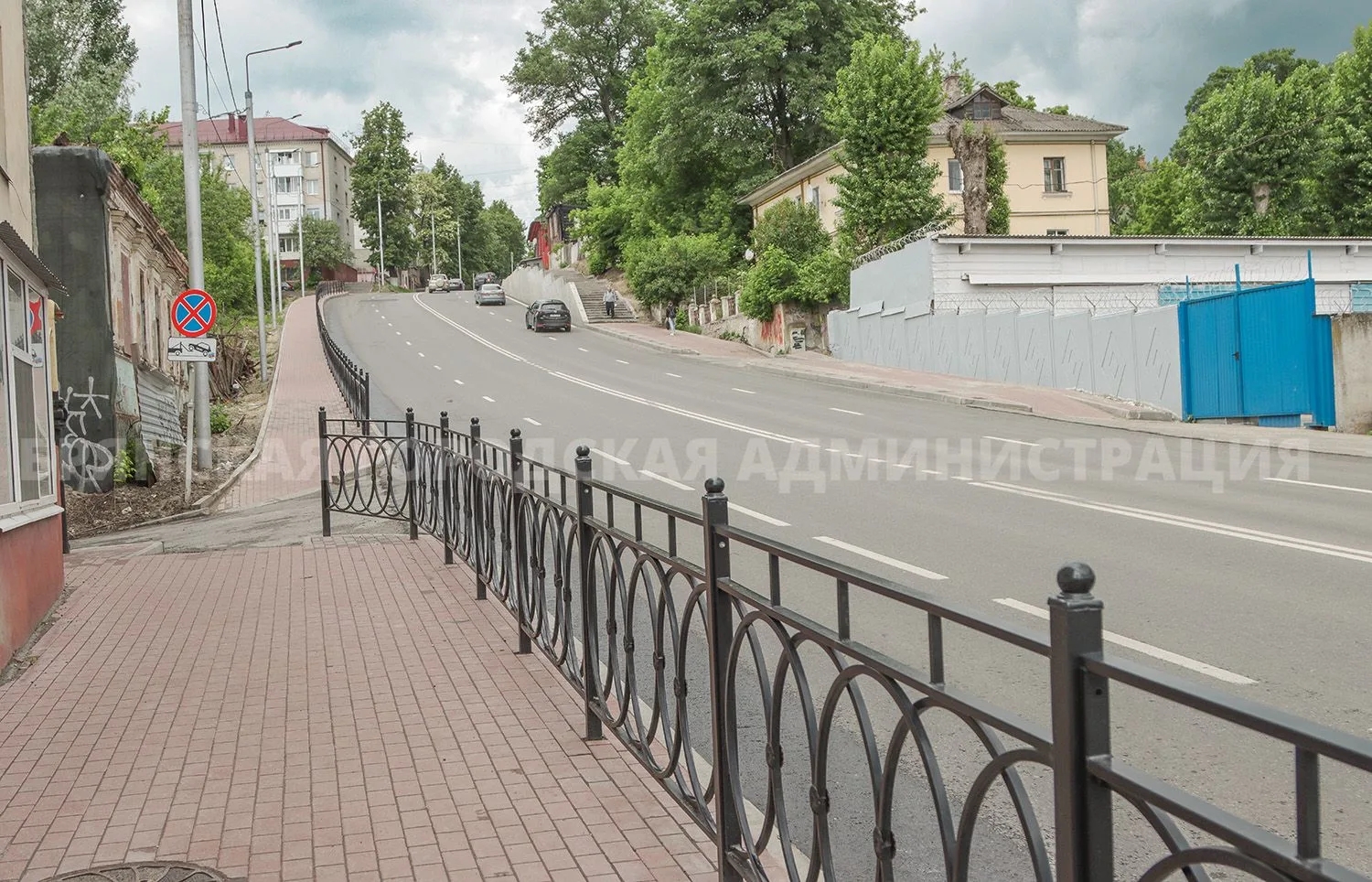 На улице Горького в Брянске начались работы по установке декоративных ограждений