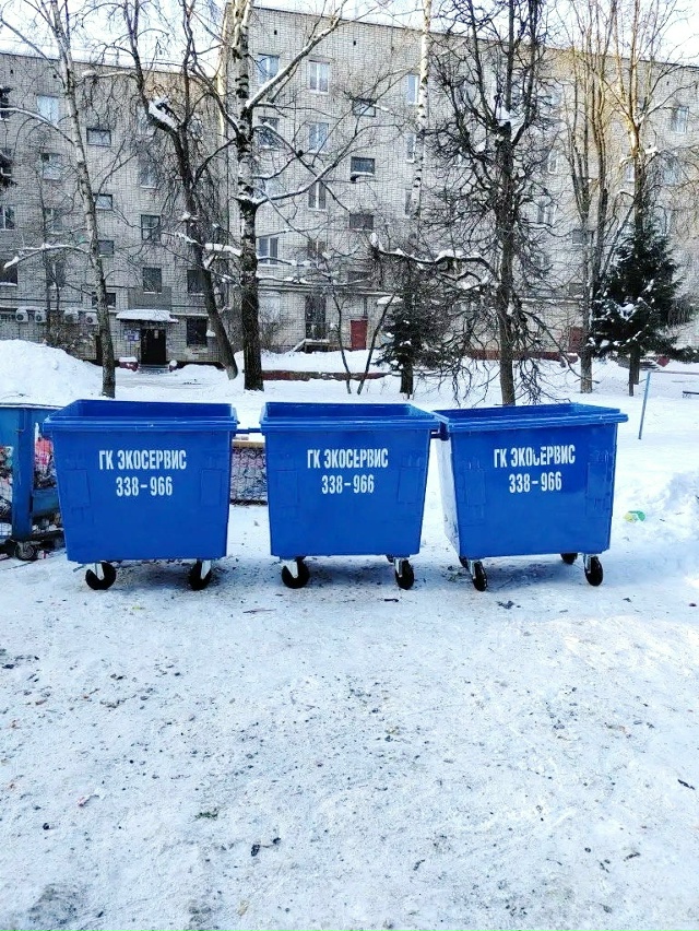 В Брянске активно ставят новые мусорные баки