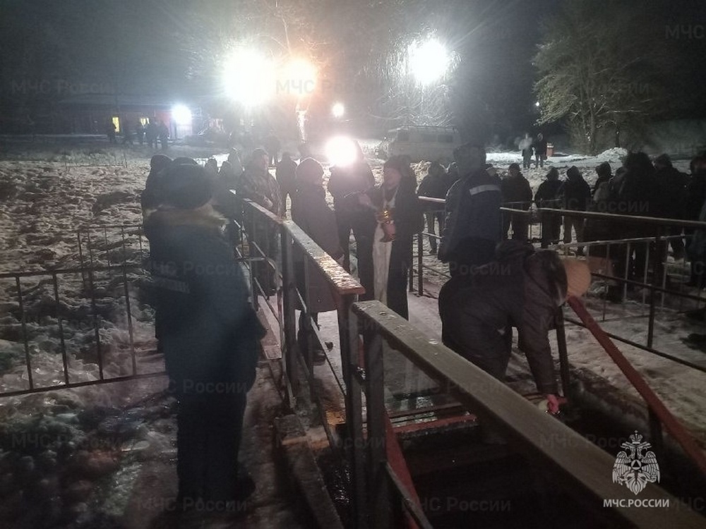 В крещенские купели окунулись более 2,2 тысячи брянцев