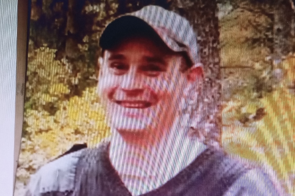 В Карачеве похоронили бойца СВО Евгения Хомякова