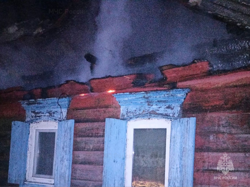 В сгоревшем в Новозыбкове доме нашли труп 28-летнего парня