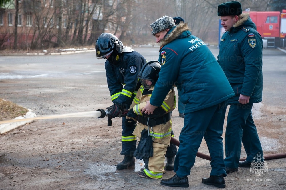 «Елка желаний». Глава МЧС России сделал 5-летнего жителя Брянска немного счастливее