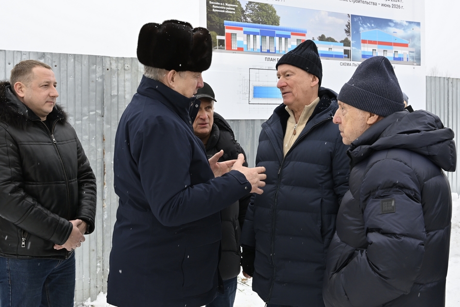 Николаю Патрушеву показали большой спорткомплекс в Журиничах