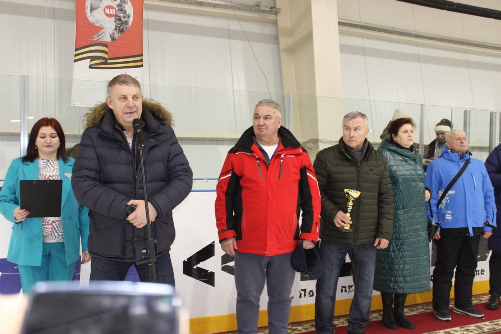 Брянский губернатор поздравил юных стародубских хоккеистов с серебром