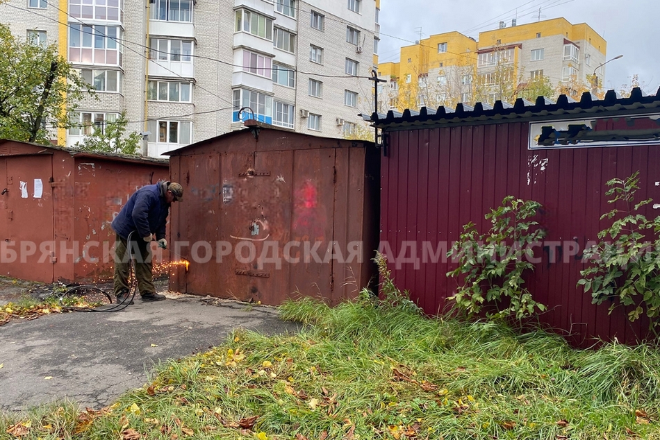 В Володарском районе Брянска ликвидируют гаражи на улицах Ушакова и 12 лет Октября