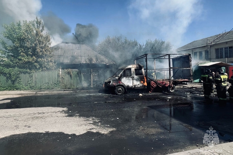 Брянцам показали сгоревшую в областном центре машину